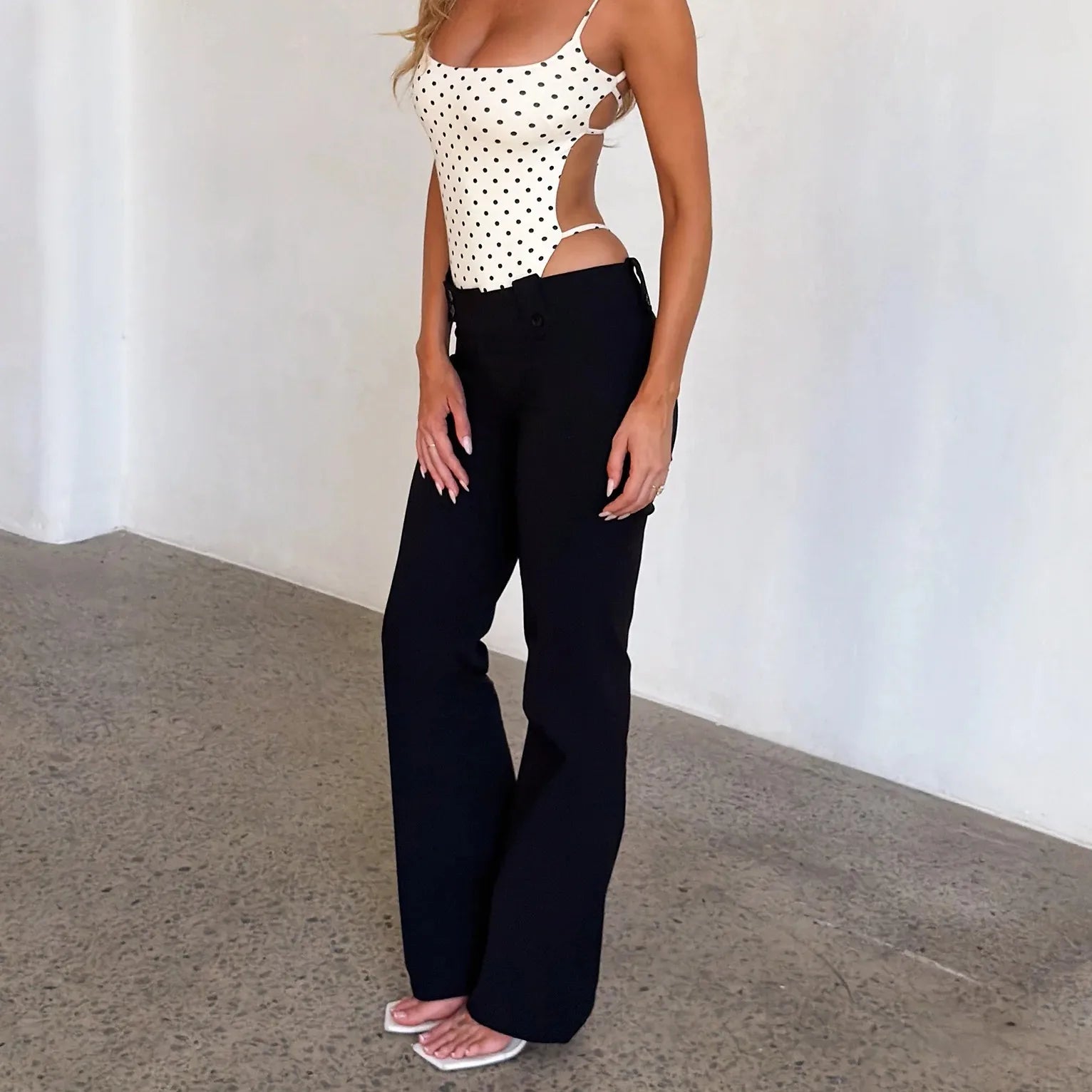 Tg Spicy Girl Low-Waist Buttoned Flared Suit Pants, Black Low-Waist Slim-Fit Flared Long Pants, Slim-Fit Flattering Black Long Pants with Drape Effect and Back Pocket Design, Floor-Length Flared Pants, Slimming Stretchy Black